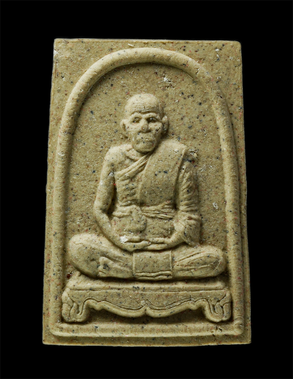 30Jun25 (250)p.jpg - พระผงหลวงปู่หนู ฉินฺนกาโม วัดทุ่งแหลม อ.สวนผึ้ง จ.ราชบุรี รุ่นซุ้มประตูวัด เนื้อผงพุทธคุณ ผงว่าน พระเก่าสวย มวลสารดี สร้างน้อยหายาก  น่าเก็บสะสมบูชา พ [..] | https://kamulet.in.th